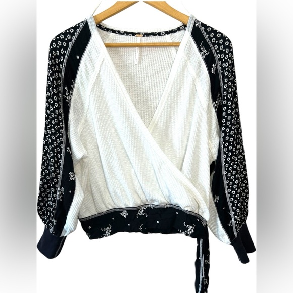 Free People Womens Auxton Thermal Waffle Black White Floral Boho Oversized Top S - Picture 1 of 9